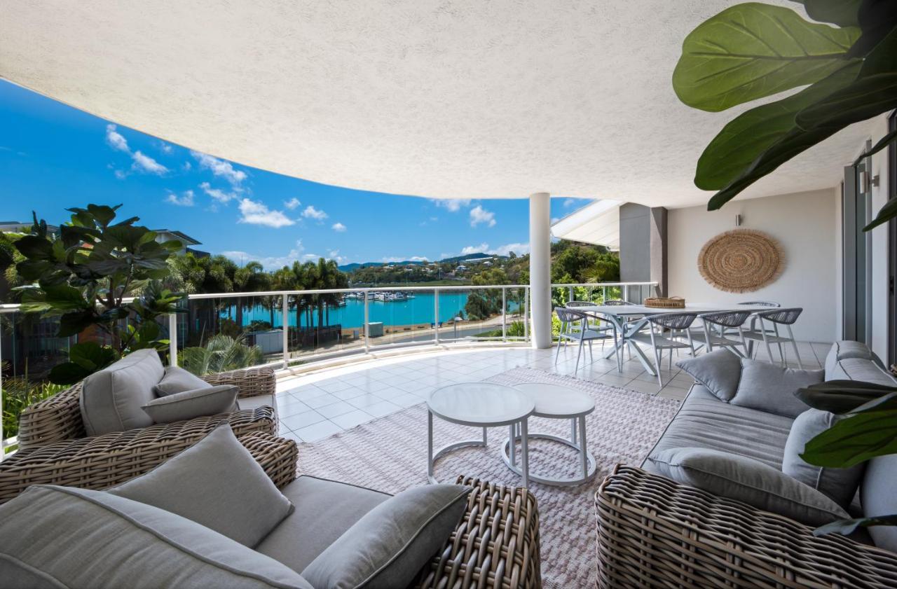 Four Bedroom Two Level Top Floor Luxe Spa Penthouse,1156631010:JPEG