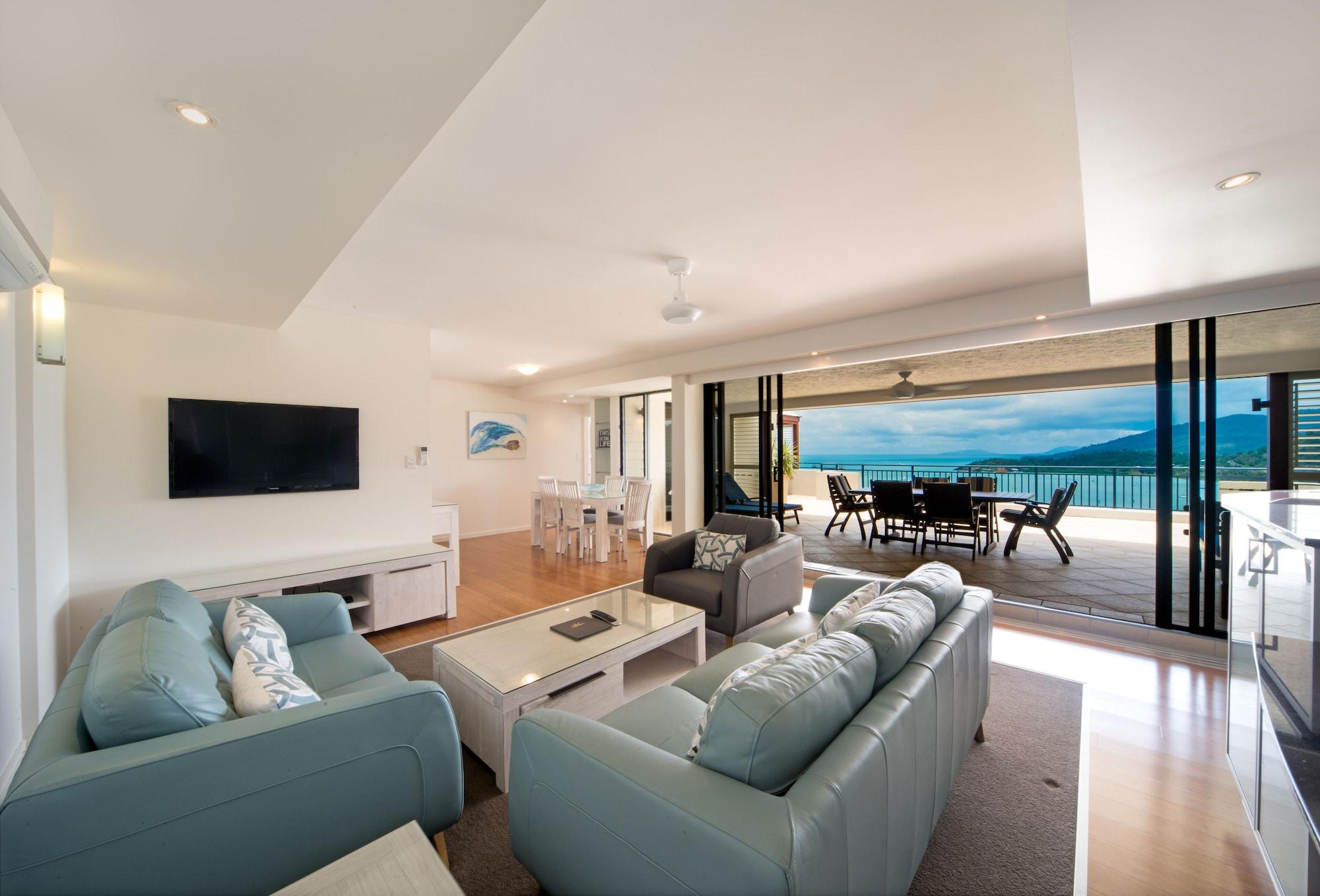 Three Bedroom Seaview Sub-penthouse apartment