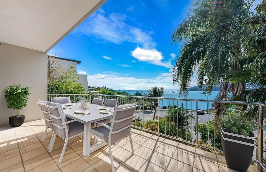 Whitsunday Beachfront Apartment On Broadwater-1