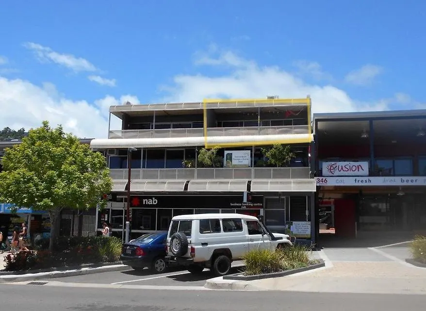 Main Street - Airlie Apartment-1