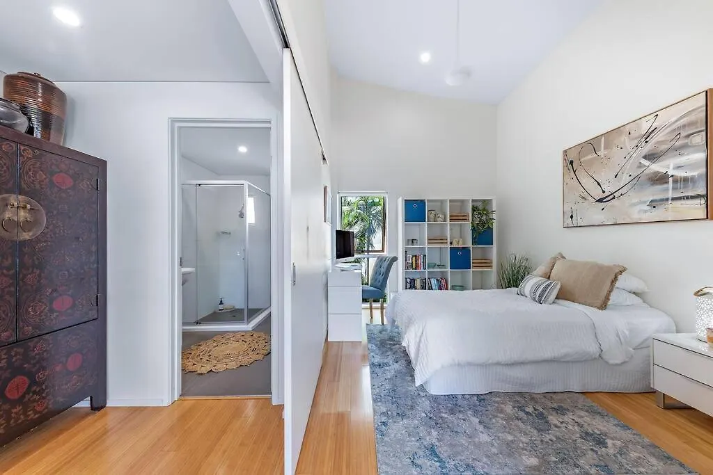 Large, Luxurious Townhouse Stunning Oceanviews-1