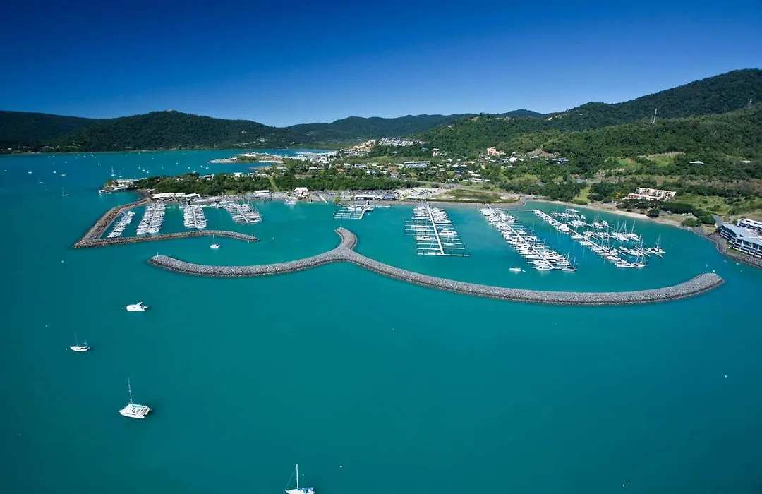 Airlie Sun & Sand Accommodation Studio #1 Kids Stay Free-1