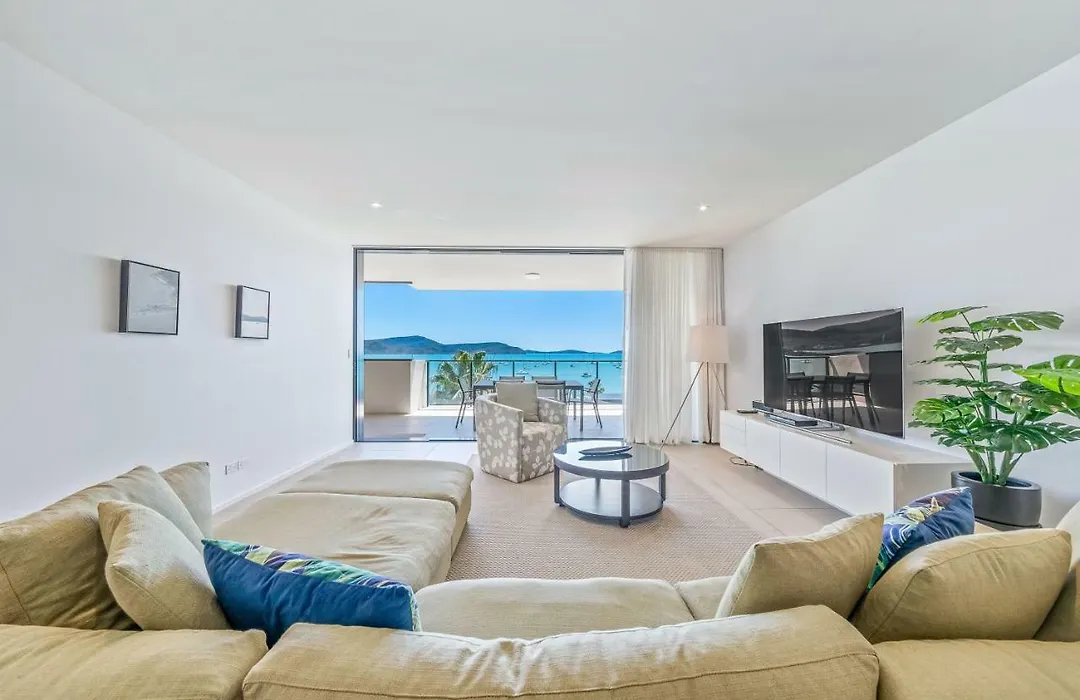 Executive On Whisper Bay - Cannonvale-1