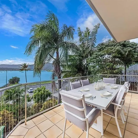 Whitsunday Beachfront Apartment On Broadwater-2