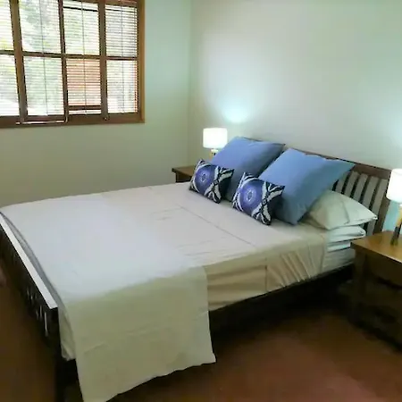 Main Street - Airlie Apartment-3