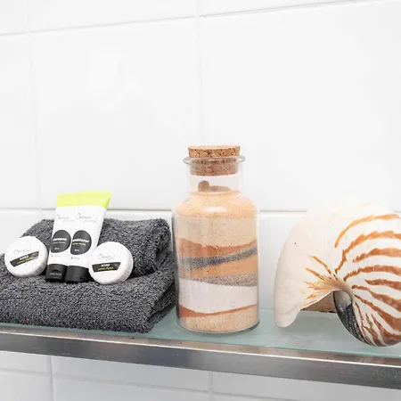 Airlie Sun & Sand Accommodation #2 Kids Stay Free-3