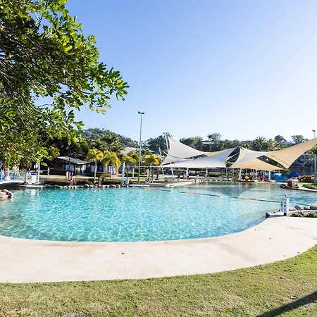 Airlie Sun & Sand Accommodation #6 Kids Stay Free-2