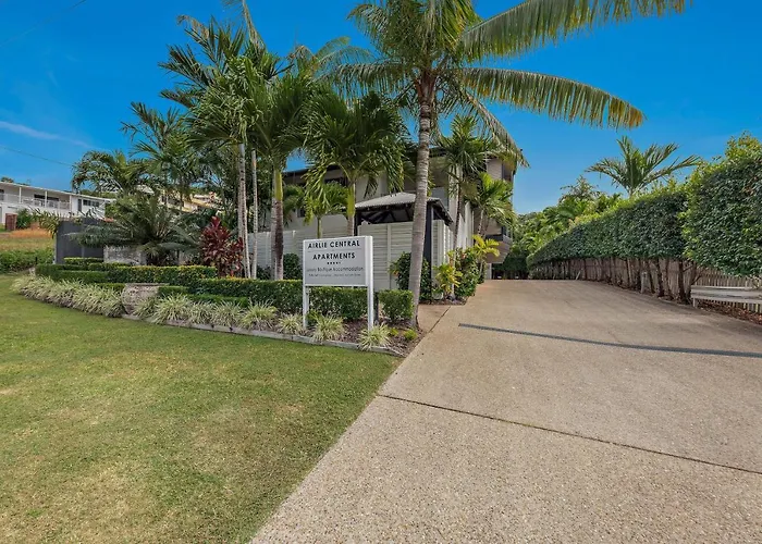 Alpha 8 On Waterson - Airlie Beach