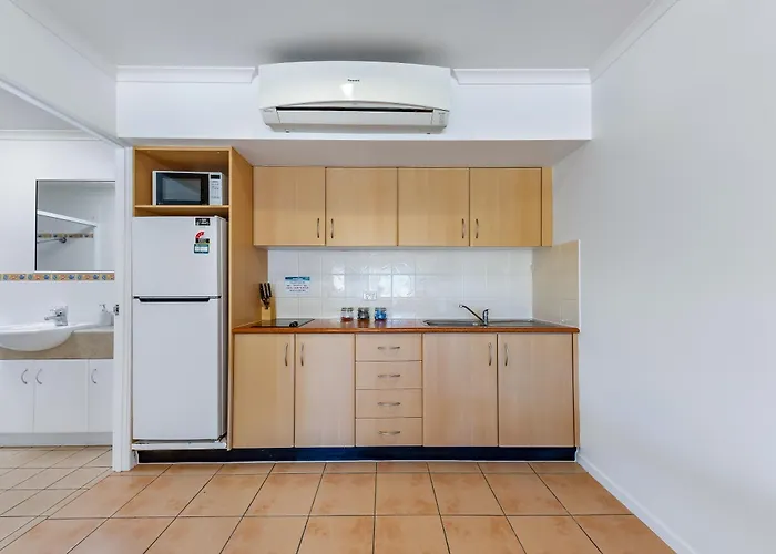 Shingley Poolside Retreat Apartment Airlie Beach