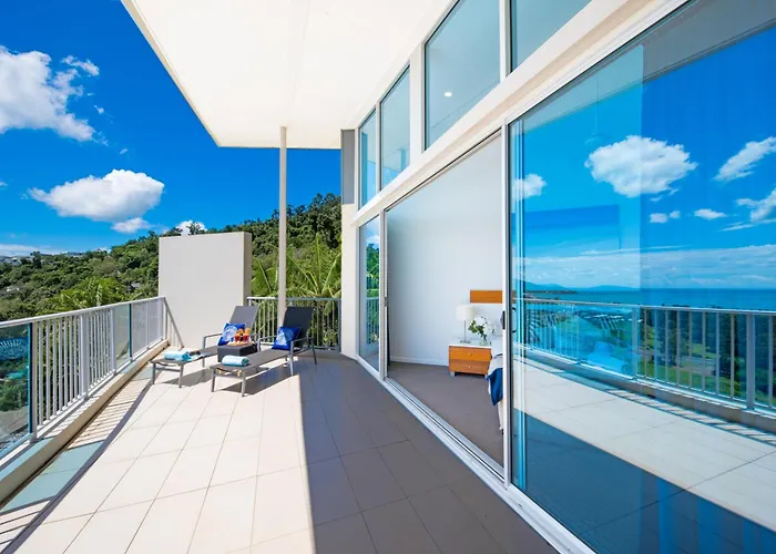 Sea Forever On Azure Seas - Airlie Beach