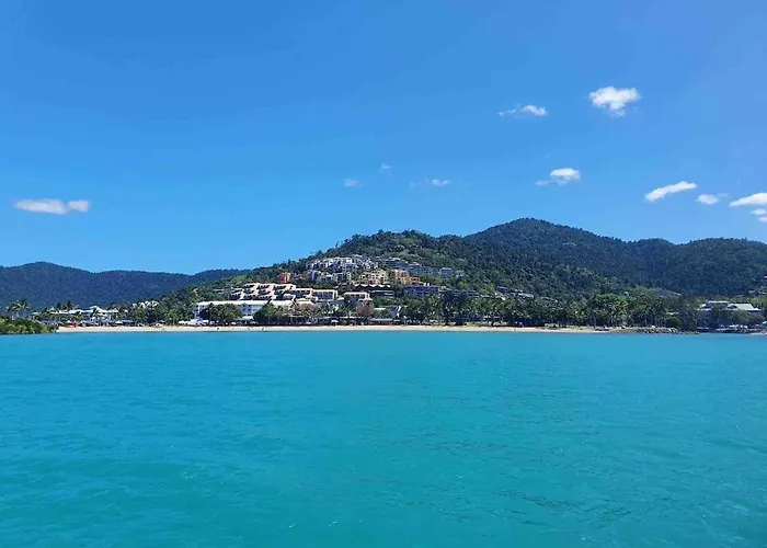Marina And Ocean Views, Level Walk To Marina And Main Street Apartment Airlie Beach