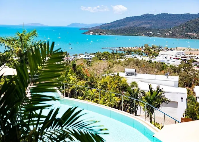 Seaviews At Searene, Spacious, Pool & Free Wifi Airlie Beach