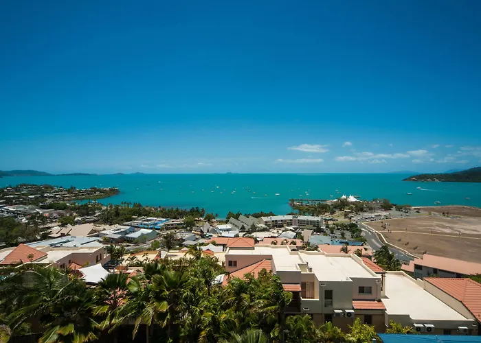 Pinnacles Airlie Beach