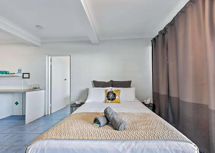 Airlie Sun & Sand Accommodation #2 Kids Stay Free Airlie Beach