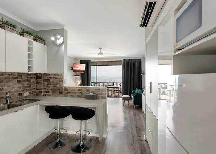 Ocean View 16A Studio Pool & Spa Wi-Fi Kids Stay Free Airlie Beach