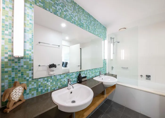 Marina Views At The Boathouse Apartment Airlie Beach