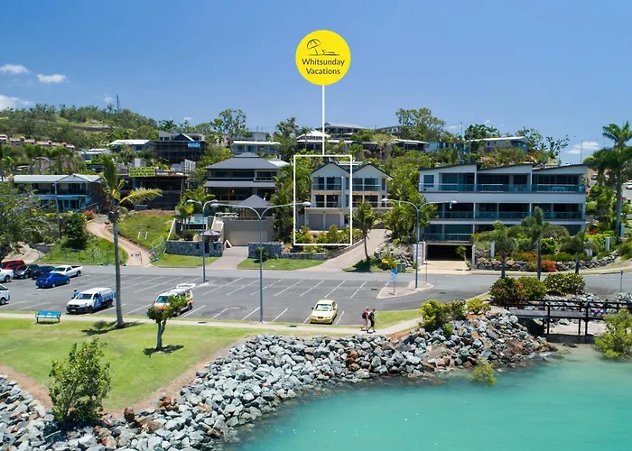 Whitsunday Beachfront Apartment On Broadwater Airlie Beach