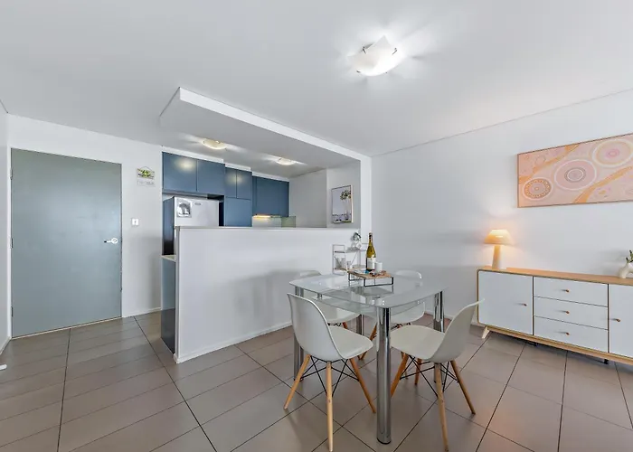 Azure Sea, Oceanviews, Wifi, 2 Pools + Gym Apartment Airlie Beach
