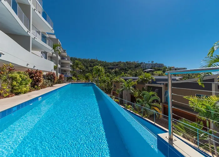 Azure Sea, Oceanviews, Wifi, 2 Pools + Gym Apartment Airlie Beach