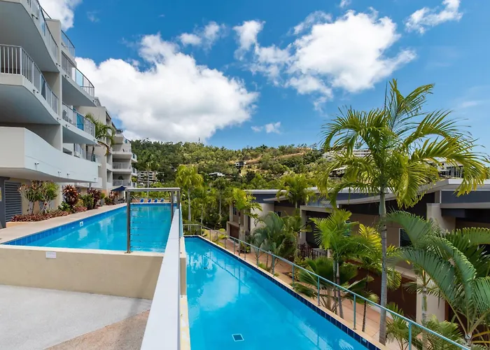 Azure Sea, Oceanviews, Wifi, 2 Pools + Gym Apartment Airlie Beach