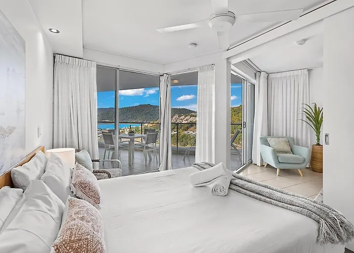 Serenity Views Airlie Beach